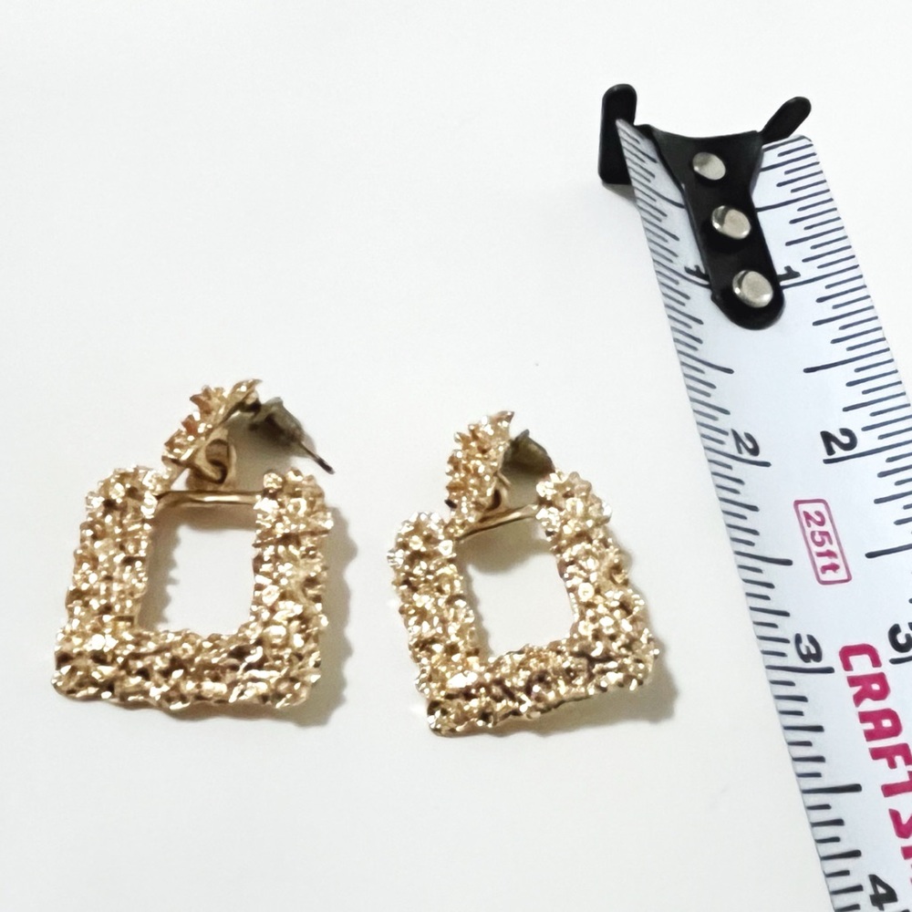 Large statement earrings - Picture 4 of 4